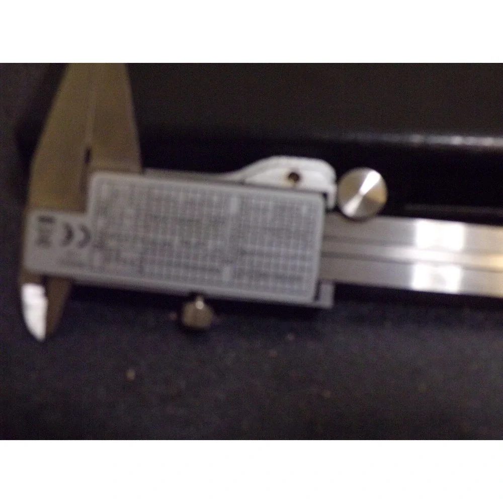 Electronic Digital Caliper 0-150mm With Case and Battery and instructions